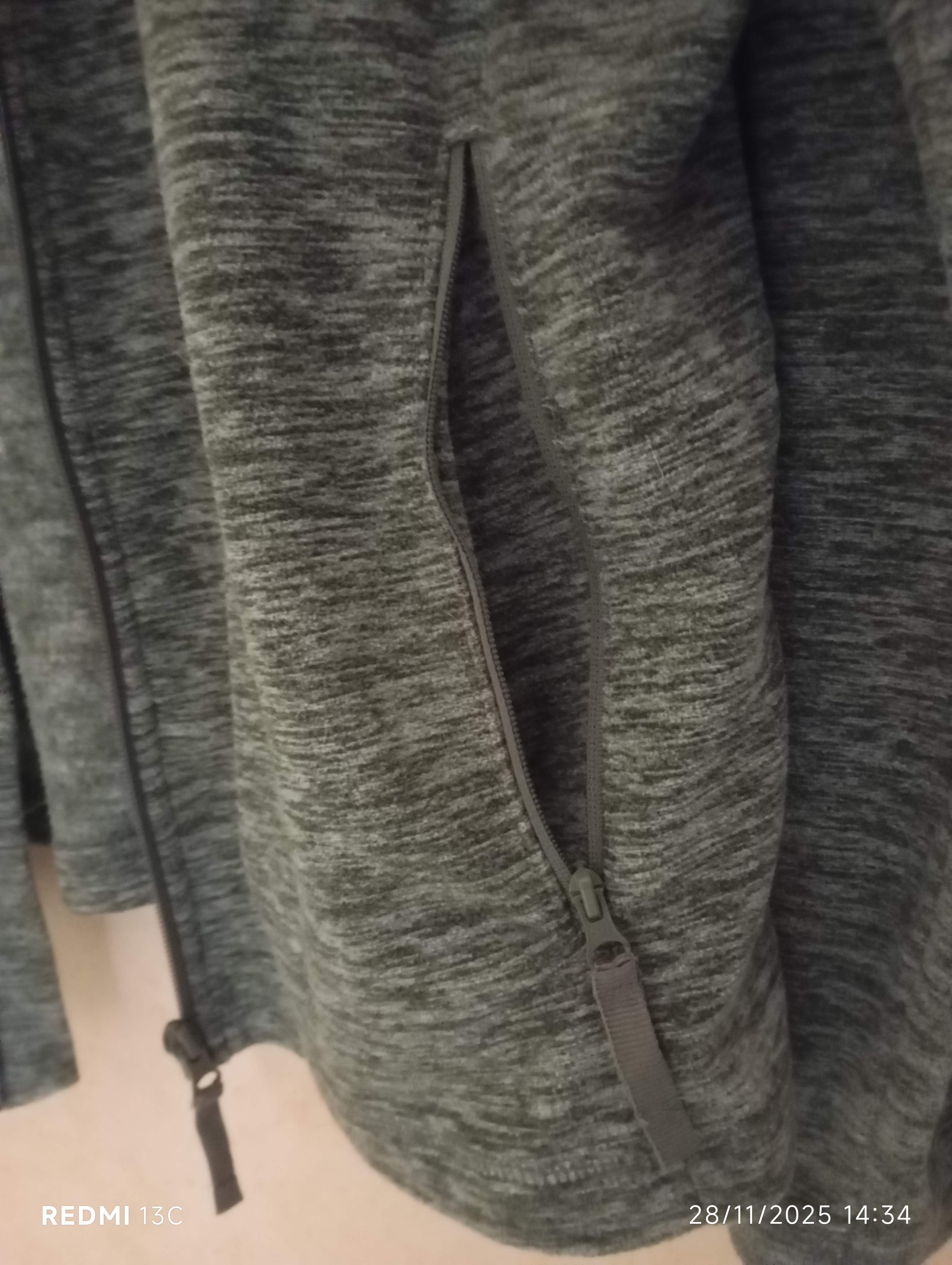 2 Gilets polaires fins gris clair